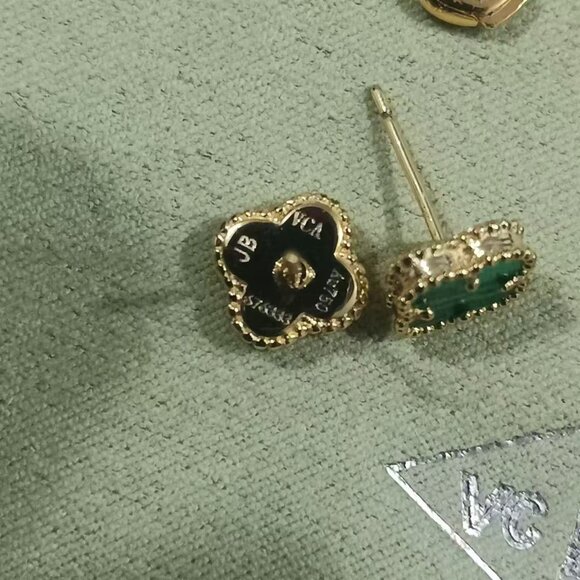 Authentic Van Cleef & Arpels Vintage Alhambra Earrings - Picture 3 of 6